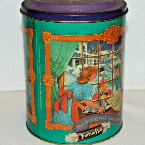 VTG 1994 COLLECTIBLE TOOTSIE ROLL CHRISTMAS TIN CAN 6-5/8” TALL ENGLAND CONTAINE - Picture 2 of 6